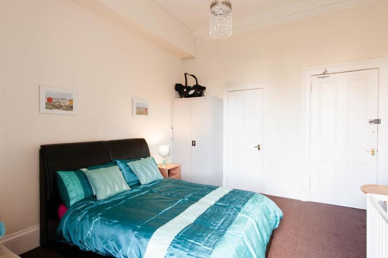 Edinburgh Central Roomz Aparthotel Екстериор снимка